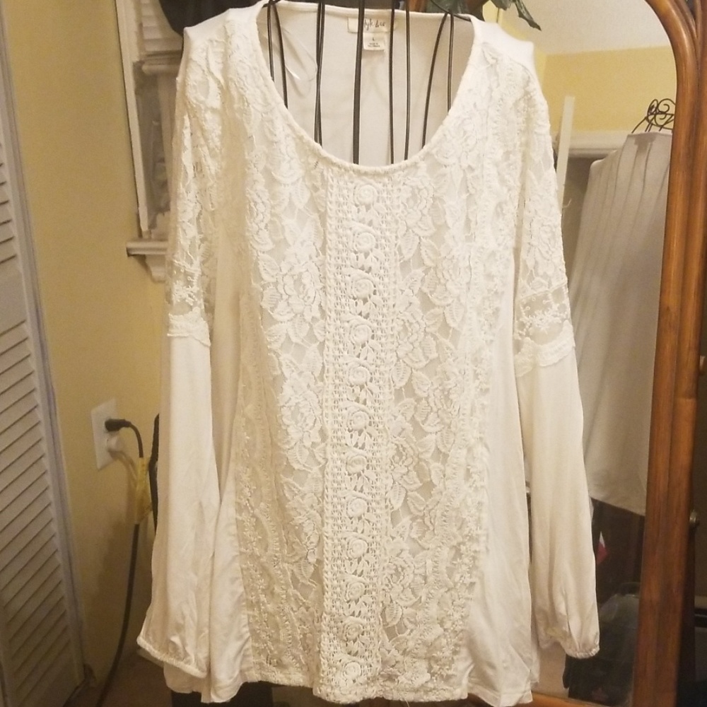 Women's Style and Co Cream/Lace Top
